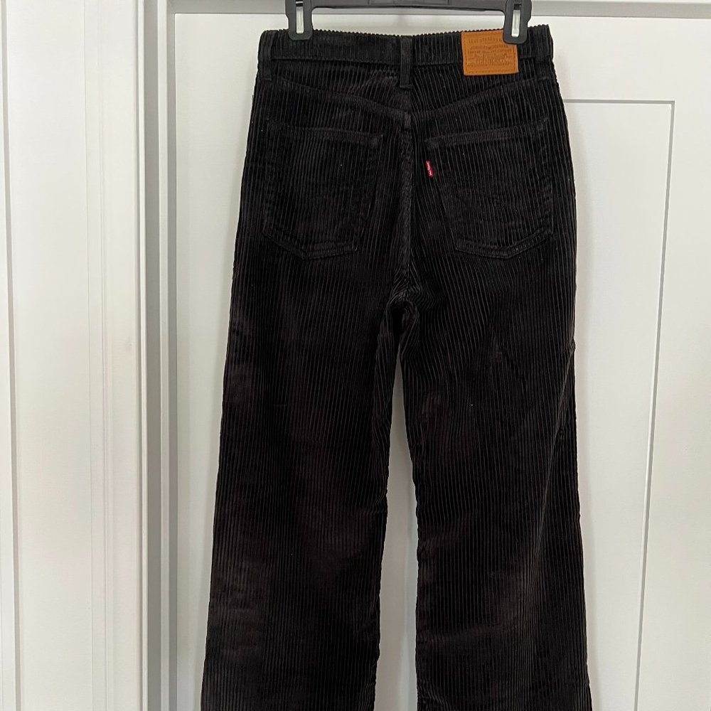 Levi Corduroy Wide Leg - Size 27